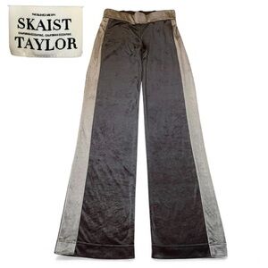 ❄️Sale❄️
Skaist Taylor Velour side stripe wide pants small gray